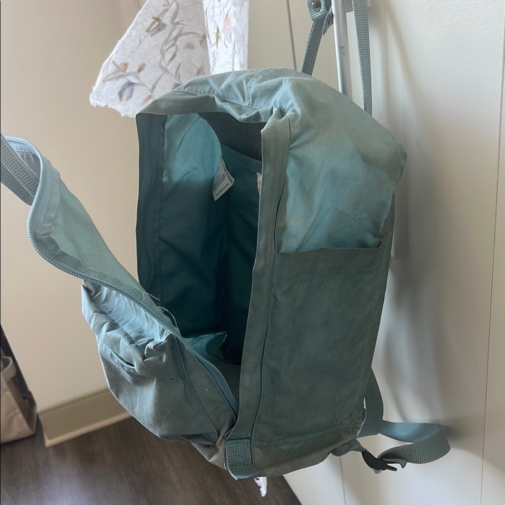 Fjallraven Kånken Teal Backpack - Picture 3 of 4